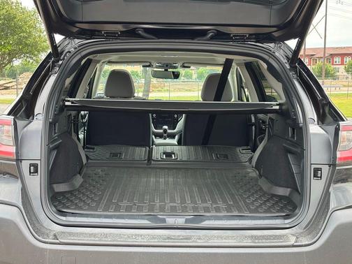 Crystal Black Silica 2024 Subaru Outback Premium