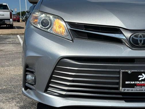 2019 Toyota Sienna XLE
