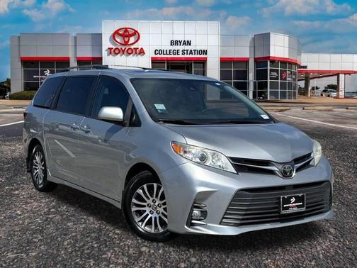 2019 Toyota Sienna XLE