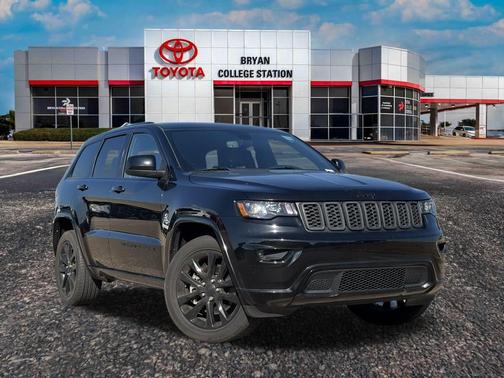 2022 Jeep Grand Cherokee Laredo