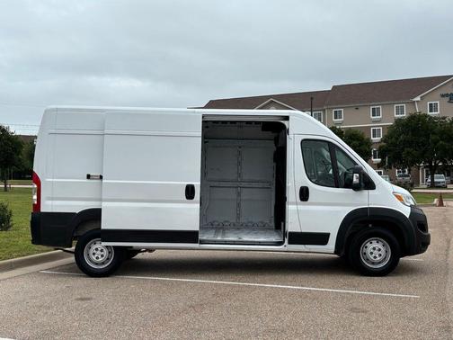 Bright White Clearcoat 2023 RAM ProMaster 2500 High Roof