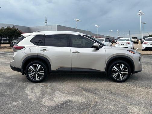 2024 Nissan Rogue SL