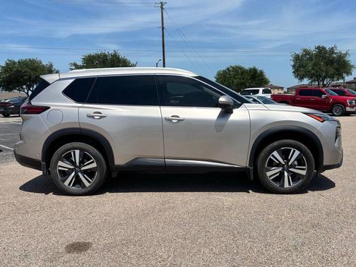 2024 Nissan Rogue SL