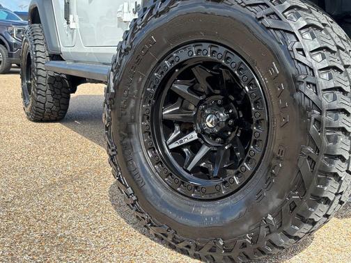 Bright White Clearcoat 2024 Jeep Wrangler Sport S