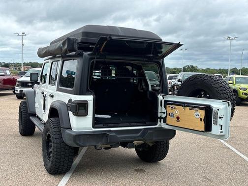 Bright White Clearcoat 2024 Jeep Wrangler Sport S