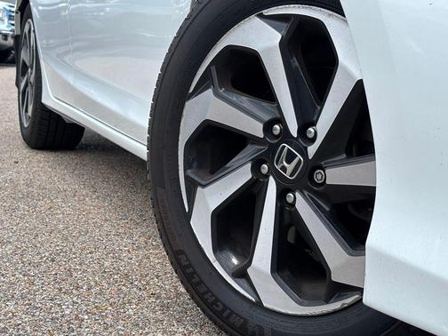 White Orchid Pearl 2017 Honda Accord EX-L
