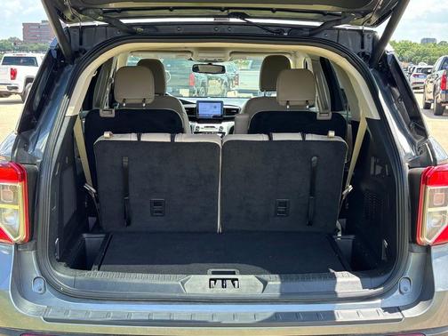 CARBONIZED GRAY METALLIC 2023 Ford Explorer XLT