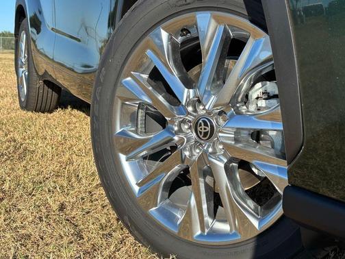 2025 Toyota Highlander Limited