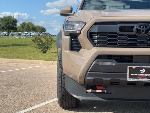 2026 Toyota Tacoma Hybrid TRD Off Road