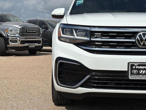 Pure White 2021 Volkswagen Atlas Cross Sport 3.6L V6 SE w/Technology R-Line