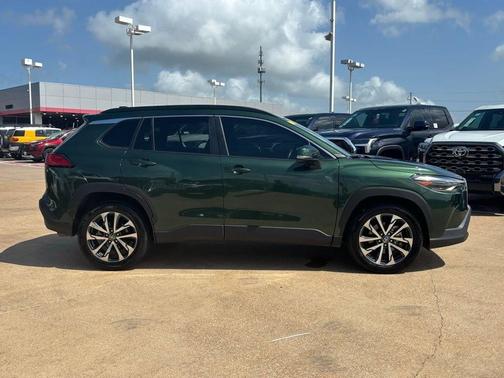 2023 Toyota Corolla Cross XLE