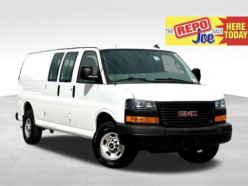 Summit White 2022 GMC Savana 3500 Work Van