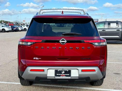 2024 Nissan Pathfinder Platinum FWD