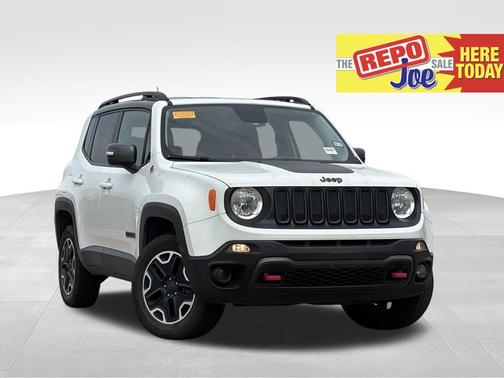 Alpine White 2016 Jeep Renegade Trailhawk