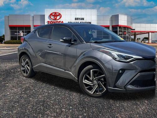 2022 Toyota C-HR XLE