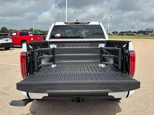 2025 Toyota Tundra Hybrid Platinum