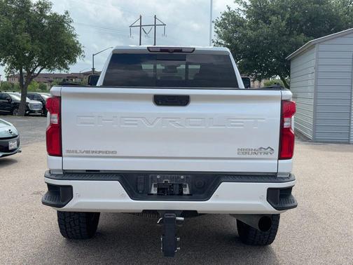 Iridescent Pearl Tricoat 2022 Chevrolet Silverado 2500 High Country
