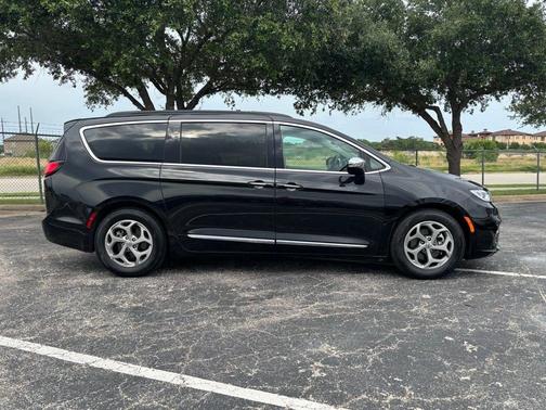 2023 Chrysler Pacifica Limited