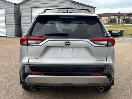2024 Toyota RAV4 Hybrid SE