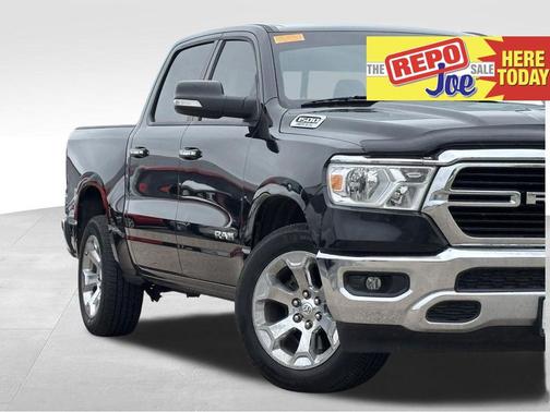 Diamond Black Crystal Pearlcoat 2019 RAM 1500 Big Horn