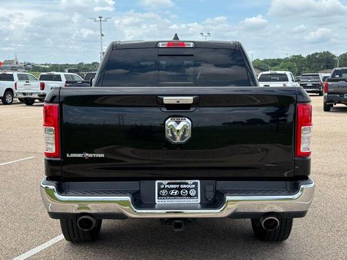 Diamond Black Crystal Pearlcoat 2019 RAM 1500 Big Horn