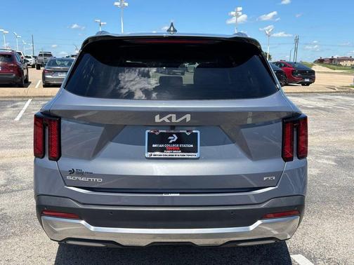 2024 Kia Sorento S