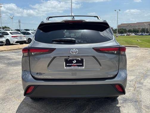 2025 Toyota Highlander XLE
