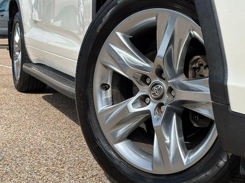 Blizzard Pearl 2019 Toyota Highlander Limited