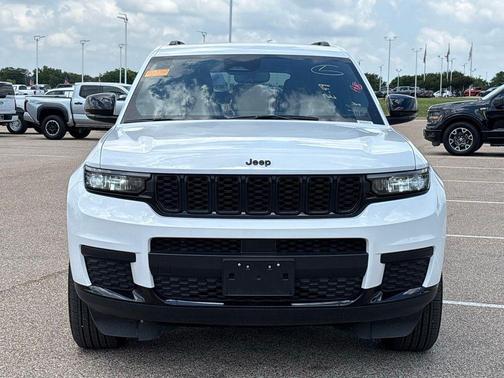 Bright White Clearcoat 2024 Jeep Grand Cherokee L Altitude