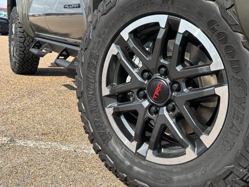 2025 Toyota Tacoma TRD Sport