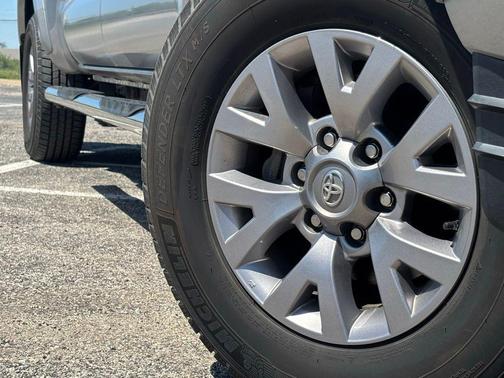 Silver Sky Metallic 2018 Toyota Tacoma SR5