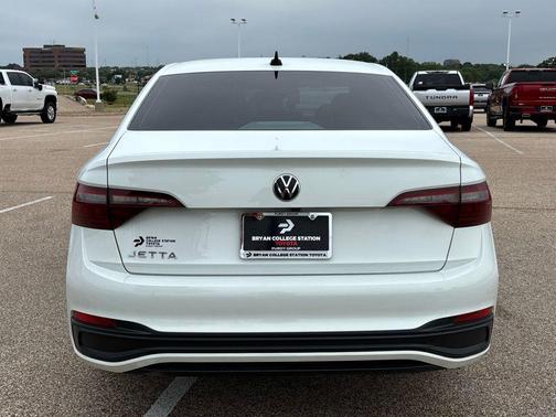 Pure White 2023 Volkswagen Jetta 1.5T Sport