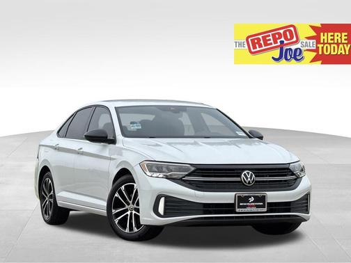 Pure White 2023 Volkswagen Jetta 1.5T Sport