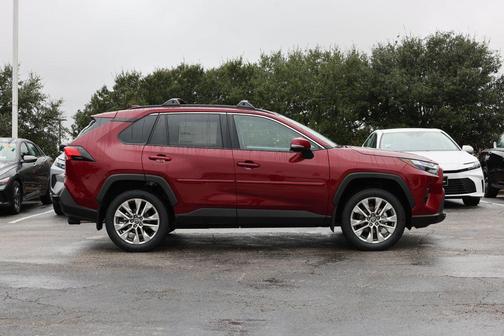 2025 Toyota RAV4 XLE Premium