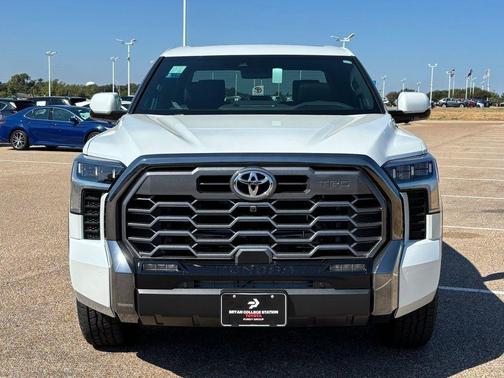 2026 Toyota Tundra Hybrid Platinum