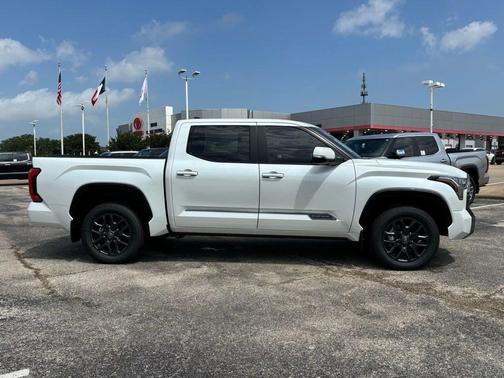 2025 Toyota Tundra Platinum