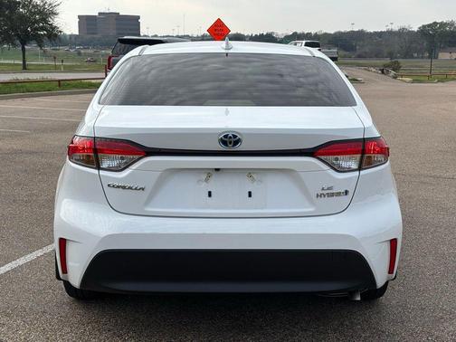 2024 Toyota Corolla Hybrid LE
