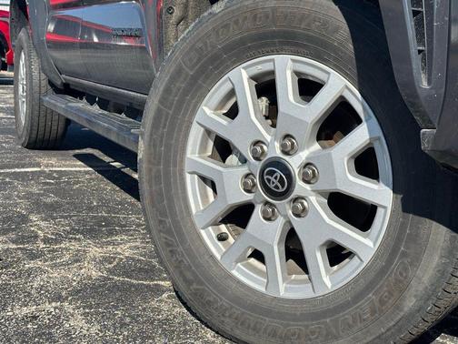 2024 Toyota Tacoma SR5