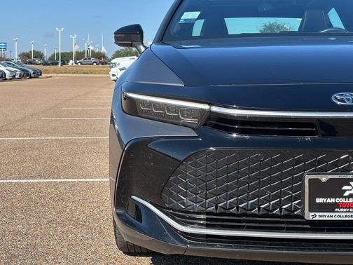 2025 Toyota Crown Platinum