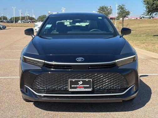 2025 Toyota Crown Platinum