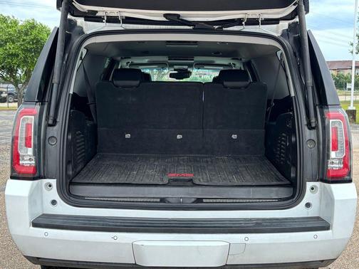 Summit White 2017 GMC Yukon XL SLT
