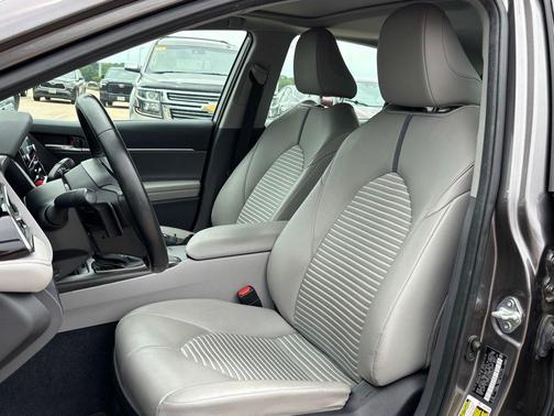 Predawn Gray Mica 2023 Toyota Camry SE