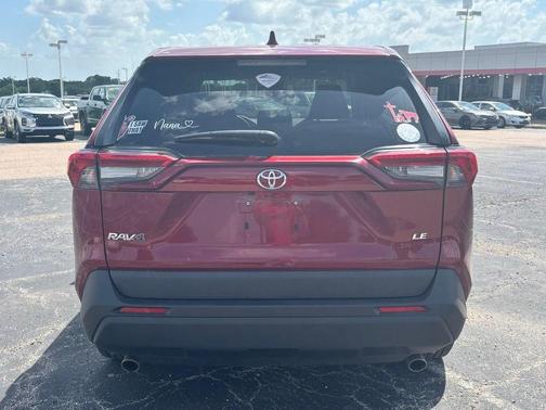 2023 Toyota RAV4 LE