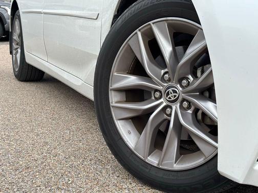 2021 Toyota Avalon XLE