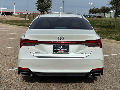 2021 Toyota Avalon XLE