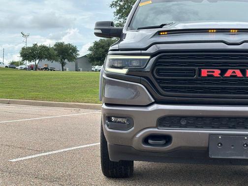 Granite Crystal Metallic Clearcoat 2022 RAM 1500 Limited