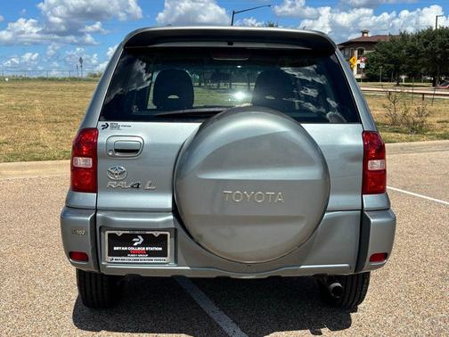2005 Toyota RAV4 Base