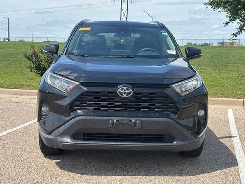 Midnight Black Metallic 2021 Toyota RAV4 XLE