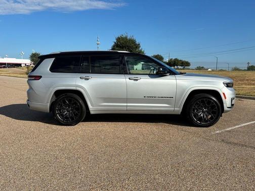 2023 Jeep Grand Cherokee L Summit