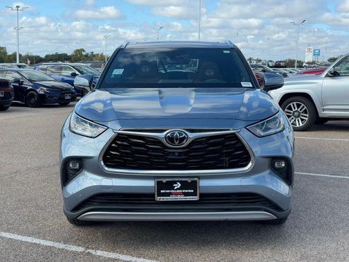 2022 Toyota Highlander Platinum